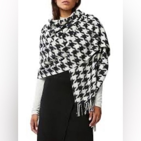 New DKNY Women's Oversized Houndstooth Fringes Scarf Black & Cream Blanket Wrap - Picture 1 of 9